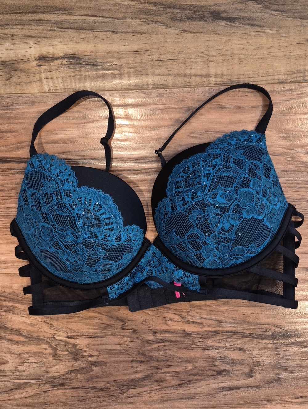 LASENZA - NWOT Lace-Overlay Push-Up Bra in Teal and Black